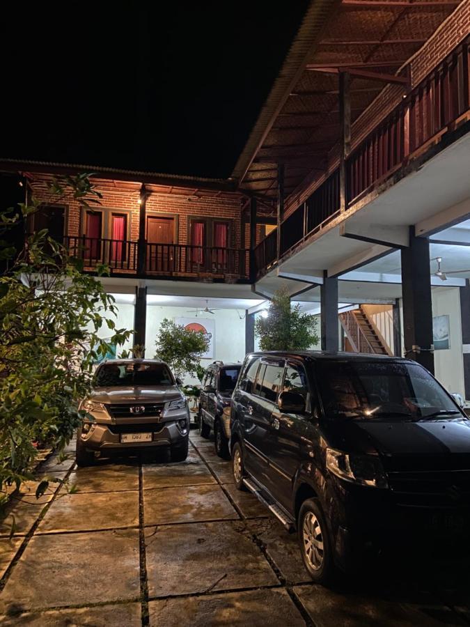 Watukarung Sackstone Guesthouse Kalak Extérieur photo